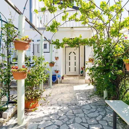 Holiday home Aesthetic In Plano With Private Terrace Trogir